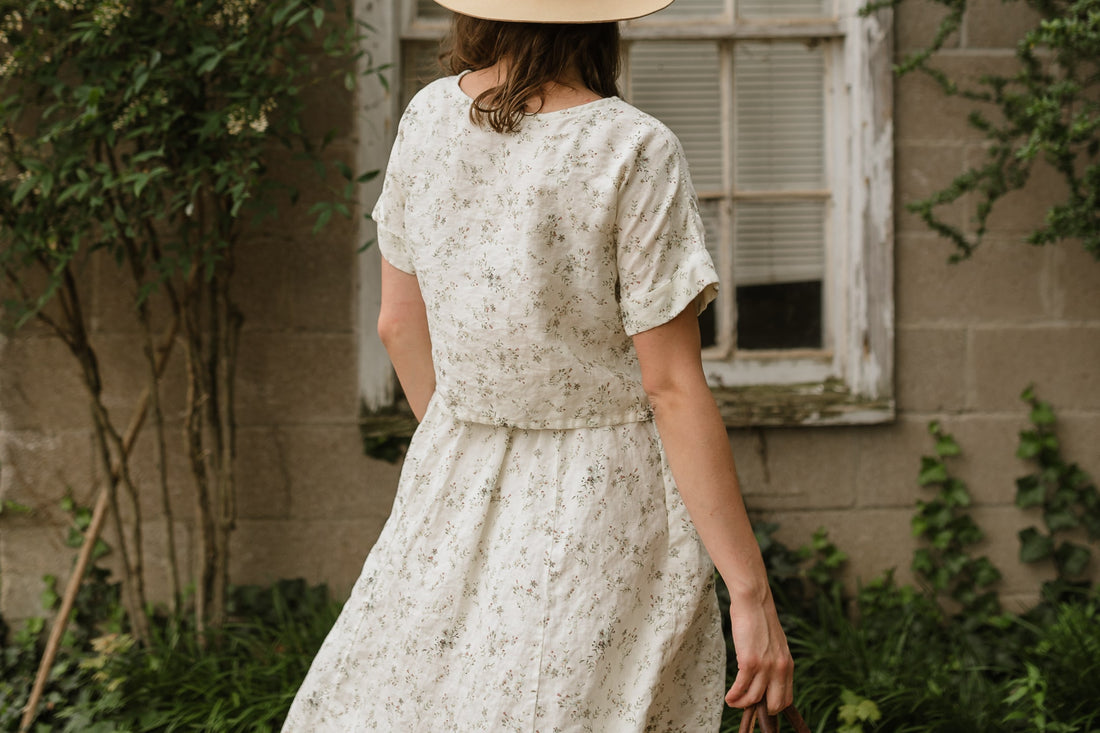 Handmade linen skirt with pockets. Made with high quality linen, perfect for the sustainable wardrobe. The fully elasticized waistband is very comfortable for every day wear.